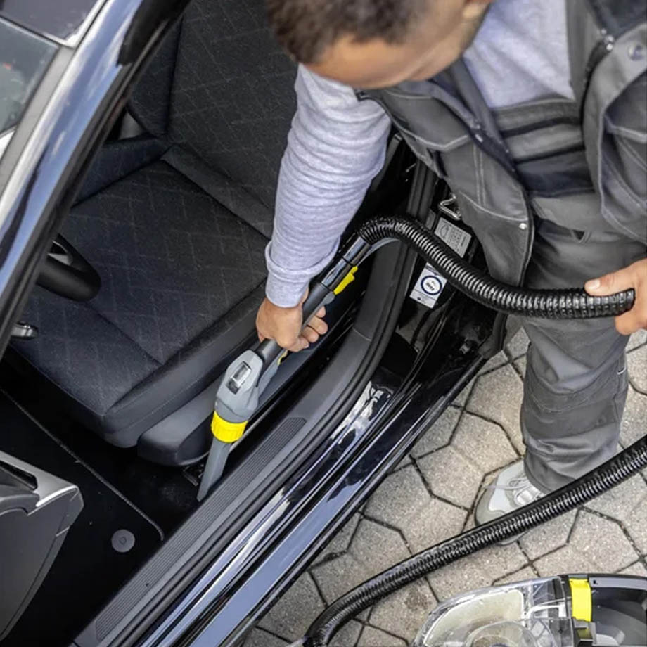 Аренда моющего пылесоса Karcher Puzzi 8/1 в компании ГенПрокат